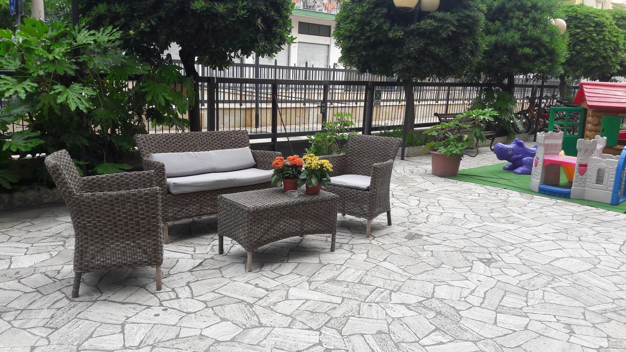 Hotel Magriv Rimini Exterior photo